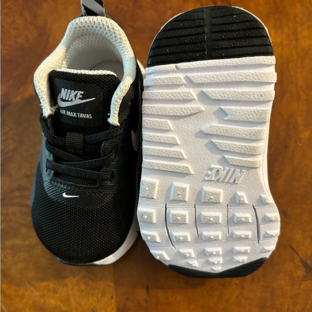 Nike Black and White Air Max Tavas, size 4C. Only worn once.